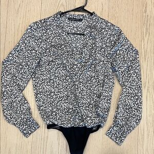 Abercrombie & Fitch. Floral Long Sleeve Bodysuit